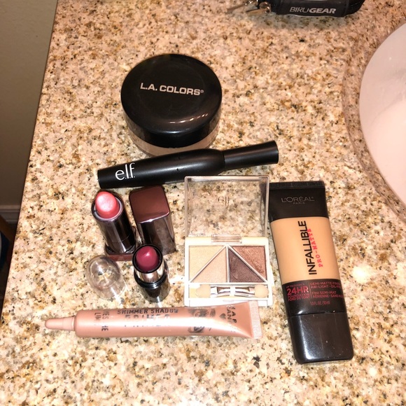 Makeup/accessories bundle - Picture 2 of 5